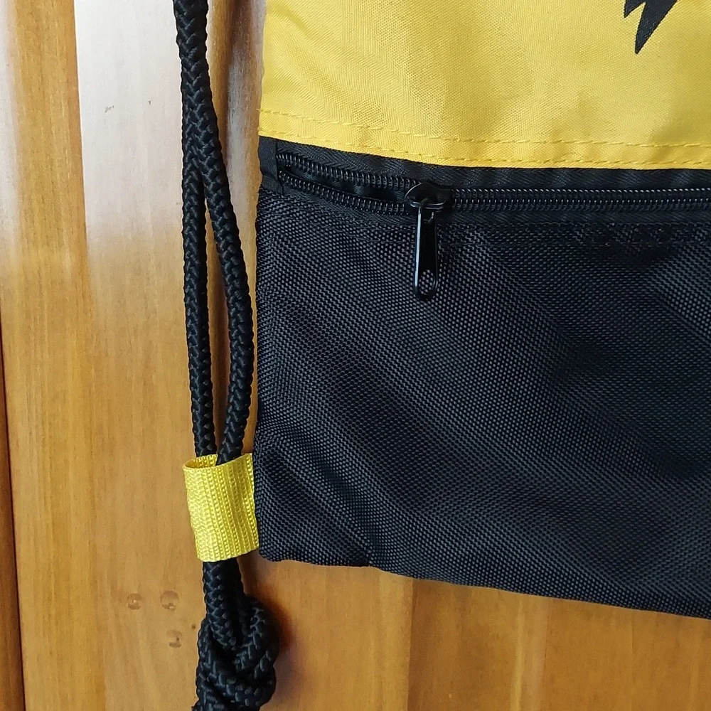 *~ Logo Iowa Hawkeyes Stylish Yellow, Black Drawstring Backpack, Excellent Cond